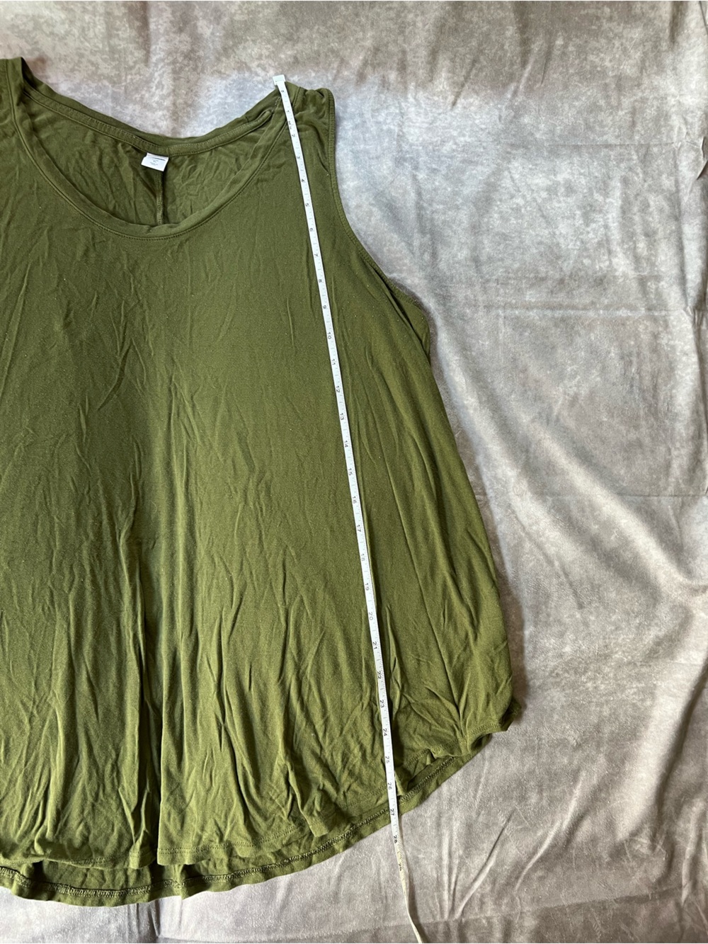 3 piece bundle of Old Navy tank tops - Picture 6 of 16